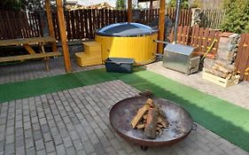 Dom Z Sauna I Jacuzzi Rowery Elektryczne